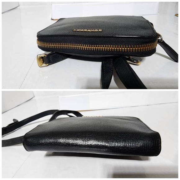 Authentic BURBERRY Grain Calfskin Small Crossbody Bag Black - Picture 7 of 15